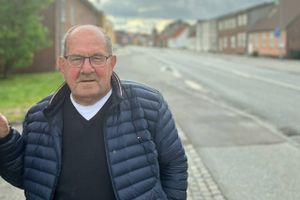 Bent Olsen fylder 85 år - og er stadig at se på Djurslands fodboldbaner.