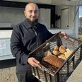 Direktøren i Surdejshuset, Omar Jarkas, har måttet erkende, at de bemandede butikker er for svære at drifte, hvorimod tag-selv-butikkerne har været en succes. Arkivfoto