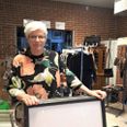 Indsamlingsansvarlig i Røde Kors Rougsø Bettina Grau håber på at se mange fyldte indsamlingsbøtter søndag den 3. oktober. Foto: Røde Kors Rougsø