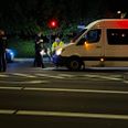 Bilinspektør på stedet, der bl.a. kan afgøre, hvor hurtigt varevognen har kørt. Foto: Presse-fotos.dk