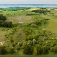 Søen, som endnu ikke har fået et navn, er genoplivet efter 125 år og ligger i et naturområde i Mols Bjerge syd for Agri. Foto: Jesper Edvardsen