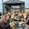 Hver dag i jazzfestivalen er der gratis koncerter i Musikhuset og på scenen i spejlbassinet i Musikhusparken. Foto: Tahmasbi