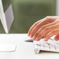 Internettet kan være et godt støtteværktøj til at blive klogere på sin diagnose, men skal ikke bruges til at diagnosticere, lyder rådet fra læge Ida Donkin. Og så kræver det, at du går kritisk til kilderne. (Arkivfoto) - Foto: Free
