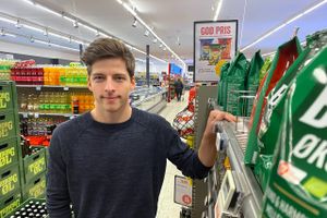 Når Svend Aage Laursen ved årsskiftet takker af efter 36 år i Meny i Thorsø, står nyudlærte Casper Lisby klar til at overtage posten som købmand.