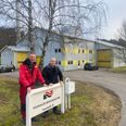 Driftslederne Svend Eide Arvesen (Thorsager) og Torben Chr. Olsen (Rønde) ved onsdag 25. marts om andelshaverne i Rønde Fjernvarme vil nikke ja til en fusion med Thorsager fra årsskiftet. Foto: Lars Norman Thomsen