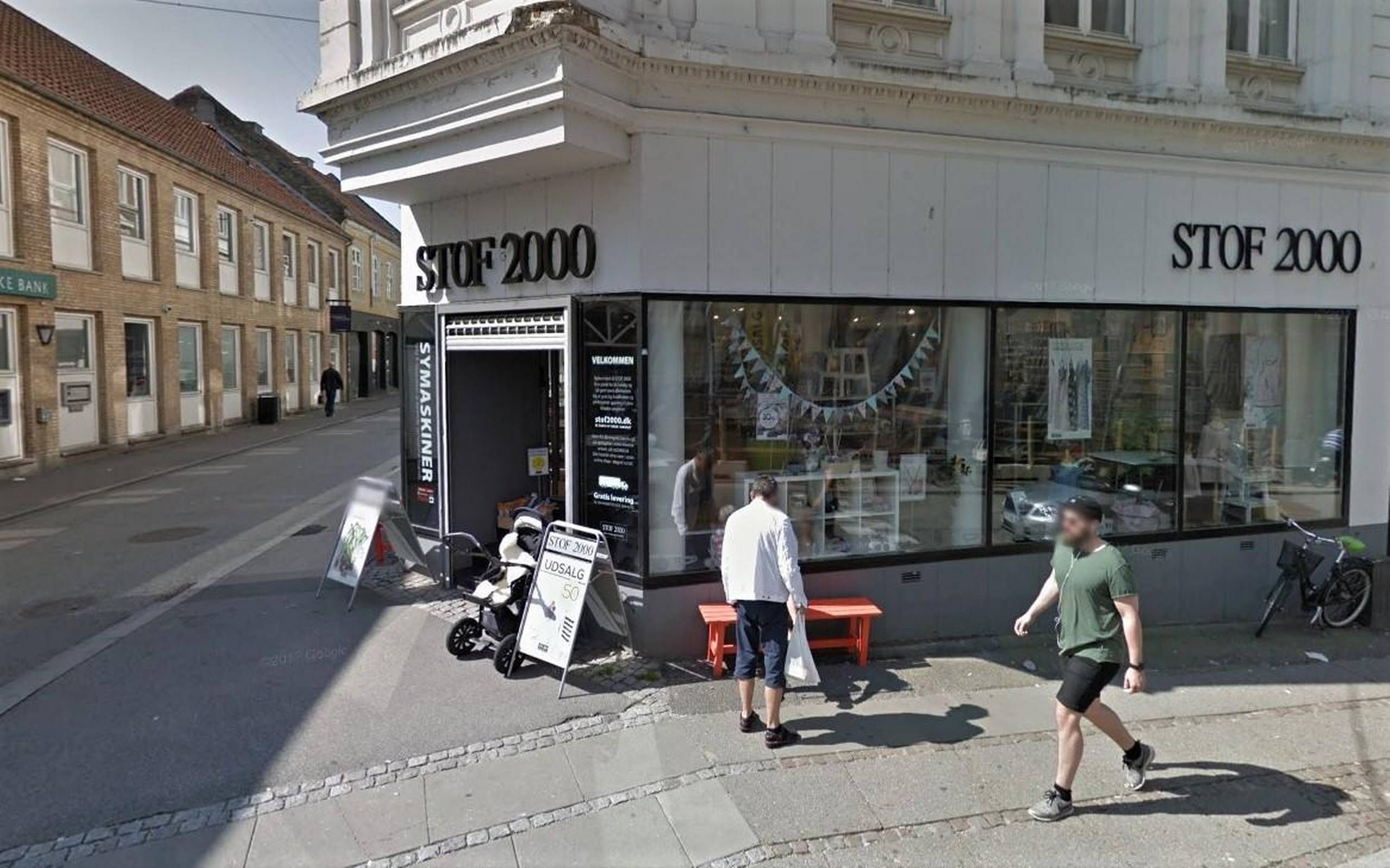 Ferie albue spansk Stof 2000 lukker sin butik i Aarhus