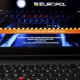 En visuel repræsentation af platformen Kidflix vises frem på en computer under en pressekonference hos kriminalpolitiet i Bayern, som har ledet efterforskningen af pædofilinetværket med støtte fra en række andre lande samt Europol. - Foto: Sven Hoppe/Ritzau Scanpix