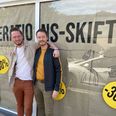 Jannik og Jakob Paulsen: De nye ejere forbereder butikken til deres overtagelse den 1. september. Foto: Lars Norman Thomsen
