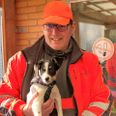 Alex Stouby Nielsen og hunden Fiona skal på rottebekæmpelse for Skanderborg Kommune. Foto: Erland Rasmussen