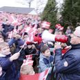 “Jeg har noget med halsen nu, det er svært at sige noget ovenpå dette syn,” sagde en tydelig rørt skoleleder Karl Erik Christiansen. Foto og video: Michael Wulff