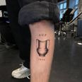Mikkel Raunsbæk Sandberg er en af de AGF-fans, som har fået en tatovering til minde om mesterskabet. Foto: Emma Dalum