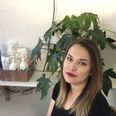 Yana Skandary er 28 år gammel og bor i Højbjerg, hvor også hendes nye fysiske butik ligger.