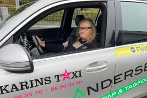 Som en følge af Taxiloven fra 2018 indskrænker Karins Taxi åbningstiden.