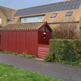 Teknik og Miljø ved Aarhus Kommune vil ifølge bestyrelsesformandf ikke tillade det antal solceller, Alboa-afdeling vil have opsat, så det er rentabelt for afdelingen. Her ses visualisering af solceller på sydøstside af bygning. Visualisering: Ennogie.