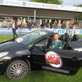 Publikum kunne stemme på kampens Vivild spiller, som ville få en bil gratis i 14 dage fra KJ Auto & Mikromakker i Auning. Kampens Vivild spiller blev Emil Thyre. Foto: Kurt Enevoldsen, Team Vivild