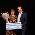 Skanderborgprisen Sporen gik i 2023 til Anna Margrethe Kristensen fra Herskind., der blev hædret for sin indsats for et stort antal lokale foreninger. Foto: Per Bille