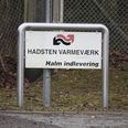 I øjeblikket dækker halm 99 pct. af varmeforbruget på Hadsten Varmeværk. Med afsæt i miljø og økonomi har bestyrelsen besluttet at investere i et solvarmeanlæg, der skal kunne dække cirka 20 procent af den nuværende varmeproduktion.