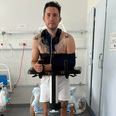 Rasmus Tietze kom alvorligt til skade, da han på cykel blev påkørt bagfra af en flugtbilist. Her en uge efter ulykken er han fortsat indlagt på sygehus. Privatfoto