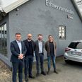 Syddjurs Kommune fik også besøg af folketingemedlemmerne, og borgmester Michael Stegger og viceborgmester Christoffer Pedersen kunne her redegøre for nogle af kommunens ønsker for eksempelvis udvidelse af cykelstinettet. Privatfoto