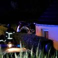 Omkring midnat tirsdag harvareret en bil med fire personer i en voldsom ulykke. Alle fire blev kørt på sygehuset, og én er i kritisk tilstand og i kunstigt koma. Foto: Presse-fotos.dk.