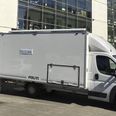Østjyllands Politis mobile politistation fungerer som et slags rullende kontor.