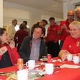 Socialdemokratiets 1. Maj taler Ole Bollesen er ikke med på billedet. Han er ved at forberede sig ...fra v: S-byrådsvikar Irene Christensen, Thorsager, S-formand i Syddjurs, Søren K. Lauridsen og Enhedslistens byrådsmedlem Jesper Yde Knudsen. Arkivfoto: Lars Norman Thomsen
