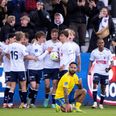 Patrick Mortensen midt i det hele og med bolden i hånden, efter at han i slutminutterne udlignede til 2-2 mod Brøndby. Her kunne Luka Callø (lige til højre for anføreren og målscoreren Mortensen) fejre, at man var godt på vej mod det ene point. Foto: Bo Amstrup/Ritzau Scanpix