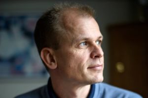 Fællesforvaltningsdirektør Kim Bruun Nielsen og velfærdsdirektør Lene Mehlsen Thomsen får ikke mere i lønposen, selv om de nu varetager kommunaldirektørens opgaver, indtil en ny er på plads.