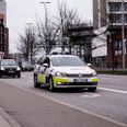 En 21-årig blev standset af en politipatrulje, der fandt våben og stoffer i bilen. Da den 21-årige ikke havde kørekort, blev bilen - som var hans mors bil - beslaglagt af politiet. Arkivfoto.
