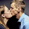 "Michael fik til partjekket at vide, at han skulle være proaktiv i forhold til at være kurtiserende og være mere romantisk, og jeg fik at vide, at jeg skulle prøve at skrue ned for hidsigheden. Jeg tror, at vi følger de klassiske kønsrollemønstre og ikke er så anderledes end andre par på de områder," siger Camilla Schmidt. Foto: Kristian Brasen