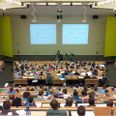 Hovedparten af undervisningen på et universitet foregår til forelæsninger.