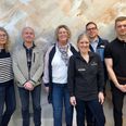 Bagerst fra venstre Hanne Brandbyge Ørholst, Matas, Peter Aschelund, Skjold Burne, Anne-Mette Holm, formand, Kop & Kande og Mette Sko, Mads Sørensen, næstformand, Kvickly, og Jens-Christian Christensen, suppleant og kasserer, EDC. Forrest står Laila Blak fra Centralkroen, mens Hadsten Optik, suppleant, ved Mette Rasmussen og Didde Gyldenløve Roed ikke er med på billedet. Privatfoto