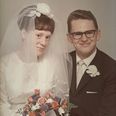 Unge og nyforelskede i Koed Kirke 13. august 1966. Ingrid og Jakob Jakobsen har fulgtes ad lige siden. Tilsendt foto