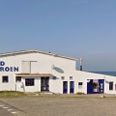 Strandkroen er i de seneste år sygnet mere og mere hen. Derfor undrer politikerne sig over, at det ikke kan lade sig gøre at inkludere bygningen i Fjellerup Strandliv-projektet. Foto: Google Maps