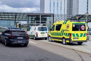 Politiet leder lige nu efter manden i lufthavnen.