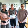 Fra venstre ses Inge Svendgaard fra Hadsten Inner Wheel og dernæst Ellis Nielsen og Pernille Bramsen fra Møllegården. Pressefoto