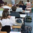 7,4 procent af de unge i Favrskov Kommune består ikke folkeskolens 9. klasse afgangsprøve i BÅDE dansk og matematik. Det er ret godt i forhold til landsgennemsnittet, som er på 11,8 procent. Modelfoto