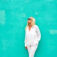 Anne Linnet runder de 70 næste år. Fredag indleder den tidligere bandleader i Shit & Chanel, Anne Linnet Band og Marquis de Sade Rosenholm Festival 2022. Pressefoto