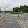 Cyklisterne skal af hensyn til trafiksikkerheden fremover holde tilbage for bilisterne i rundkørslen her i Hinnerup. Foto: Google Maps