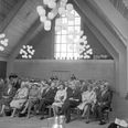 Indvielsesgudstjeneste 6. juni 1960 af Fredenskirken i Viby. Fotograf Børge Venge, 1960, Aarhus Stadsarkiv