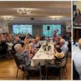 I denne omgang var det cirka 50 ældre hjemmehjælpsmodtagere, som tog en tur på Nilles Kro, hvor der ventede mad, kaffe, kringle og ikke mindst koncert med Birthe Kjær. Foto: Favrskov Kommune