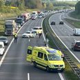 Begge sydgående spor blev spærret ved Hadsten-afkørslen og gav lang kø. Foto: Presse-fotos.dk.