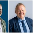 Borgmester Lars Storgaard (til højre) går i kødet på Liberal Alliances spidskandidat Carsten Normann. Pressefotos