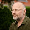 »Jeg skal akut på operationsbordet, forinden når anæstesilægen at fortælle mig, at det er en farlig operation, hvor jeg potentielt kan vågne op med ét ben. Hvis jeg da overhovedet vågner op,« skriver Henrik Qvotrup. Foto: Valdemar Ren/Ritzau Scanpix