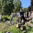 Der var naturbingo, vendespil og skumfiduser over bål for dagens yngre besøgende. Foto: Simon Carlson