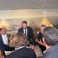 Enhedslistens Jesper Yde Knudsen forklarede gestikulerende på valgnatten, hvorfor han for første gang i historien - både for ham selv og Enhedslisten - skal være udvalgsformand. Jesper Yde Knudsen bliver tirsdag formelt udpeget som formand for Social- og beskæftigelsesudvalget. Han har dog kort været udvalgsformand tidligere. Det skete ved indgangen til november 2017, kort tid før KV17, da det daværende Familieudvalg afsatte Per Zeidler som formand. Foto: Thomsen.