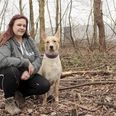 Karina Meyer er tovholdere for den gruppe af aktive hundeejere i Højvangen, der har sat sig for at skabe en hundelegeplads i den lille skov mellem Stilling Landevej og Grønnedalsvej. I løbet af de kommende måneder bliver skoven hegnet ind, og der bliver anlagt hundepote-venlige stier.