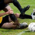 Privat fodboldkamp mellem ti personer udviklede sig natten til søndag til et større slagsmål.