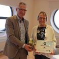 Urtegårdens kursusleder og mangeårige medarbejder Karen Munkholm tog imod Erhvervsprisen fra Business Djurslands næstformand Ole Sørensen. Urtegården startede helt tilbage i 1978 med at lave babysalve. I dag arbejder virksomheden under tre forretningsområder: Lav-selv kosmetik, lav-selv søde sager og færdigproducerede hud- og hårplejeprodukter.