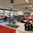 Eleverne bliver undervist inden døre i hjemkundskab, men de kan se til mere udendørsundervisning i det kommende skoleår. Foto: Mark Sigetty Bøje